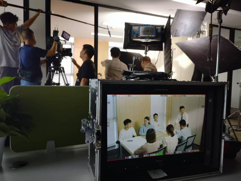宣汉县TVC拍摄公司：科技产品视觉化大师，诠释未来感与功能美学